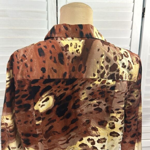 Chico’s Shirt Size 2 (12) Long Sleeve Animal Print - Picture 9 of 13